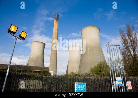 Richborough Kraftwerk stillgelegt und Abriss durchläuft Stockfoto