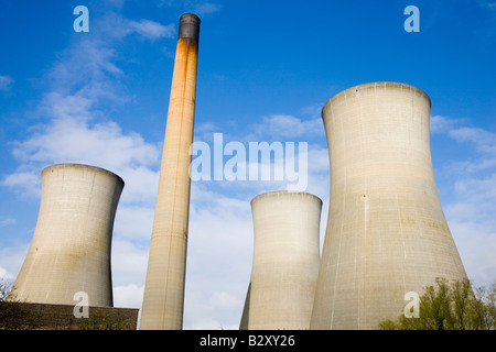 Richborough Kraftwerk stillgelegt und Abriss durchläuft Stockfoto