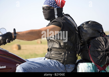 Motorradfahrer auf State Highway 34 in Richtung Sturgis, South Dakota Stockfoto