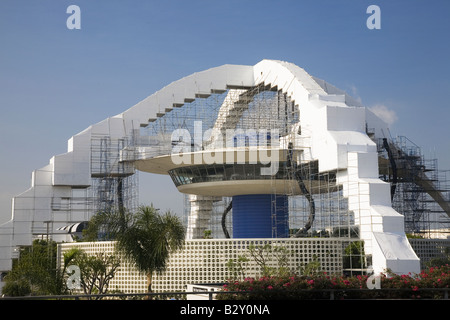 Landmark LAX Begegnung Themenrestaurant unter Gerüst für die Renovierung, Los Angeles International Airport, LA, CA Stockfoto