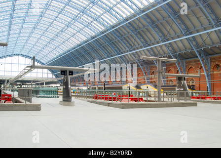 Eurostar Plattformen, internationalen Bahnhof St. Pancras, Euston Road, Camden County, Greater London, England, Vereinigtes Königreich Stockfoto