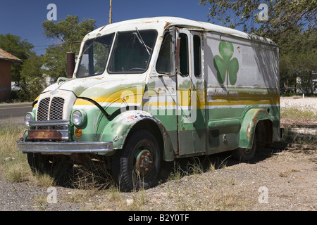 Vintage rosten Milchwagen Route 66 in Seligman Arizona geparkt Stockfoto