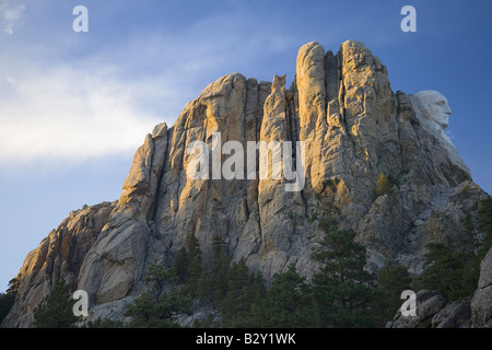 Ein Profil bei Sonnenuntergang von George Washington am Mount Rushmore National Memorial, South Dakota Stockfoto