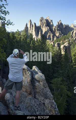 Mann, ein Bild von The Needles auf Nadeln Autobahn, Black Hills, in der Nähe von Mount Rushmore National Memorial, South Dakota Stockfoto