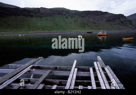 Norwegen Mitternachtssonne im kleinen Hafen südlich von Honningsvag Stockfoto