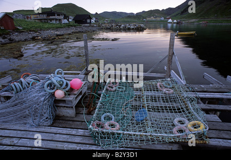 Norwegen Mitternachtssonne im kleinen Hafen südlich von Honningsvag Stockfoto