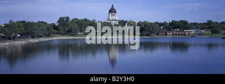 Panorama des Sees mit Blick auf South Dakota State Capitol und komplex, Pierre, South Dakota Stockfoto