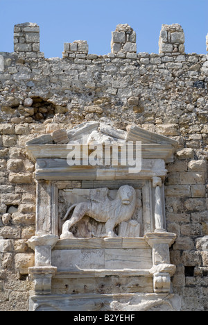 Heraklion, Heraklion, Kreta, Griechenland. Koules venezianische Festung (16thC) Detail der venezianische Löwe von Str. Markierung über dem Haupteingang Stockfoto