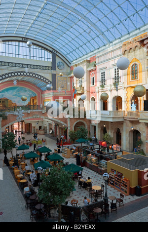 Vereinigte Arabische Emirate Dubai Jumeirah Mercato Mall innen Stockfoto