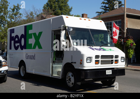 Ein FedEx Lieferwagen, Niagara Falls, Kanada Stockfoto