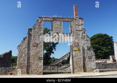Die Überreste von der Garage in das Dorf von Oradour Sur Glane in der Haute Vienne Abteilung 87 von Frankreich Stockfoto