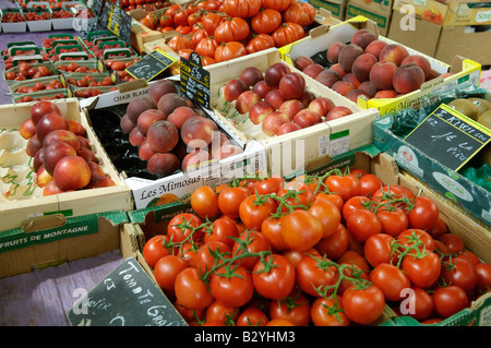 Ein Stall in Antibes Markt verkaufen Obst und Gemüse, Frankreich Stockfoto