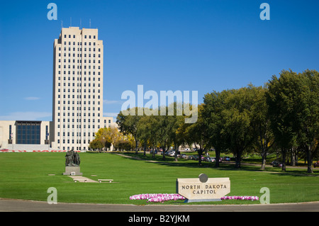 North Dakota Capitol in Bismarck in North Dakota genannt im Volksmund die Wolkenkratzer in der Prärie Stockfoto