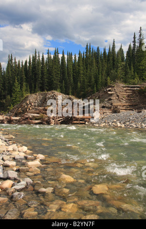 Alte Staumauer in das Waiparous Tal, Kananaskis Country, Alberta Stockfoto