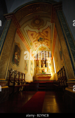 Innenansicht der Kirche Sao Miguel Arcanjo in der Stadt von Vila Franca do Campo. Azoren, Portugal. Stockfoto