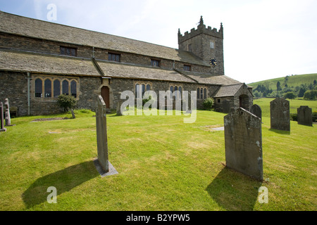 Kirche und Friedhof in Hawkshead, Cumbria Stockfoto