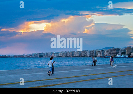 Die Waterfront. Abendsonne. Thessaloniki, Makedonien, Griechenland Stockfoto