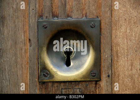 Schlüsselloch in eine alte Tür in Frankreich Stockfoto