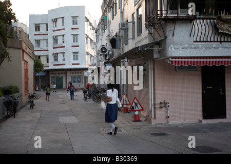 Menschen zu Fuß, Straße, Cheung Chau, China Stockfoto