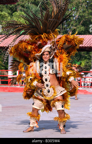 Brasilien Tanz Tänzer bei der Boi Bumba zeigen Parintins Karneval, Brasilien, Südamerika Stockfoto