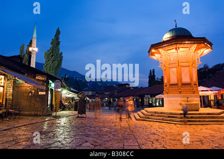 Bosnien, Sarajevo, Bascarsija, alte türkische Viertel und Sebilj Brunnen Stockfoto