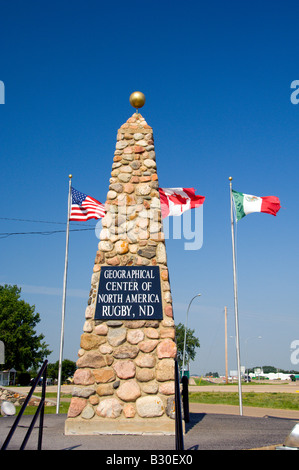 Ein Stein Marker in der geografischen Mitte des nordamerikanischen Kontinents an der Rugby-North Dakota USA Stockfoto