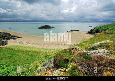 Porth Y Clochydd auf Llanddwyn Insel vor der Küste von Anglesey in Newborough Warren Stockfoto