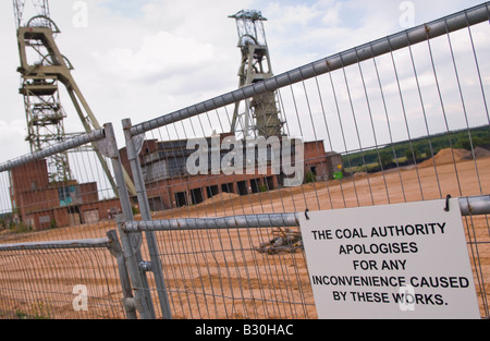 Clipstone Zeche in den Prozess der am Clipstone Nottinghamshire England UK EU abgerissen werden Stockfoto