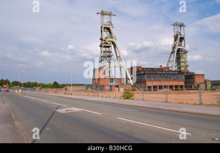 Clipstone Zeche in den Prozess der am Clipstone Nottinghamshire England UK EU abgerissen werden Stockfoto