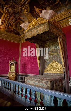 Baldachin-Bett im Salon de Mercure, Salon des Merkur, Chateau de Versailles Palast in der Nähe von Paris Frankreich Europa EU Stockfoto