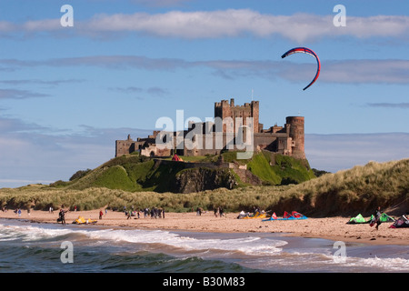 Bamburgh Castle und Strand Stockfoto