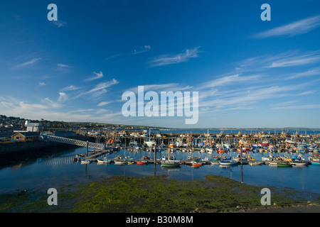 Newlyn Harbour Hafen am Abend Sommersonnenschein Cornwall West Country England UK United Kingdom GB Großbritannien britische Inseln Stockfoto