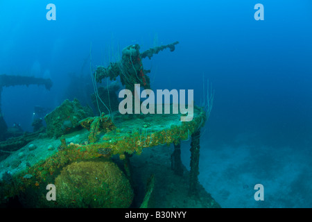 Anti-Aircraft Maschinengewehr auf Zerstörer USS Lamson Inseln Marshall Bikini Atoll Mikronesien Pazifischen Ozean Stockfoto