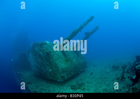 Zwei 8-Zoll-55 Kaliber Pistole auf USS Saratoga Marshallinseln Bikini Atoll Mikronesien Pazifik Stockfoto