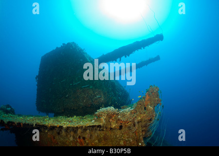 Zwei 8-Zoll-55 Kaliber Pistole auf USS Saratoga Marshallinseln Bikini Atoll Mikronesien Pazifik Stockfoto