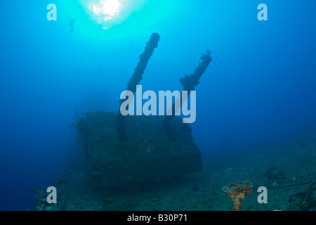 Zwei 8-Zoll-55 Kaliber Pistole auf USS Saratoga Marshallinseln Bikini Atoll Mikronesien Pazifik Stockfoto