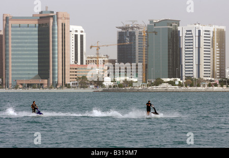 Wolkenkratzer in Abu Dhabi, Vereinigte Arabische Emirate Stockfoto