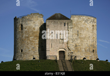 City of York, England. Benannt nach Roger de Clifford, ist der historischen Clifford Tower Teil des York Castle. Stockfoto