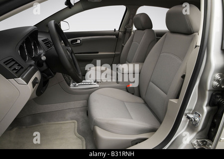 2008 Saturn Aura Green Line in Silber - Front-Sitze Stockfoto