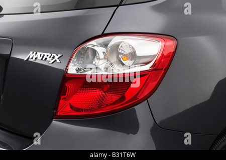 2009 Toyota Corolla Matrix in grau - Rücklicht Stockfoto