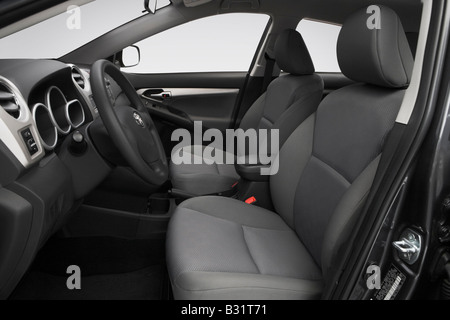 2009 Toyota Corolla Matrix in grau - vordere Sitze Stockfoto