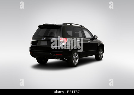 2009 Subaru Forester XT in schwarz - Winkel Rückansicht Stockfoto