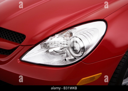 2009 Mercedes-Benz SLK-Serie SLK300 rot - Scheinwerfer Stockfoto