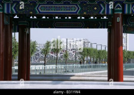 Chinesische traditionelle Kiosk im Olympic Park, Peking, China Stockfoto