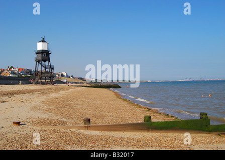 Dovercourt Strand und Leuchtturm, West End Promenade, Dovercourt, Harwich, Tendring District, Essex, England, Vereinigtes Königreich Stockfoto