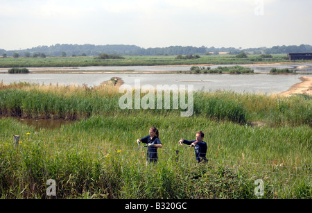 Freiwillige Helfer, die sich in der RSPB Nature Reserve an Minsmere in Suffolk. Stockfoto