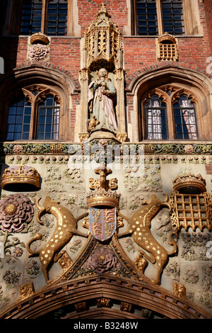 Wappen der vordere Eingang St. Johns College Stadt von Cambridge Cambridgeshire England Großbritannien UK Stockfoto