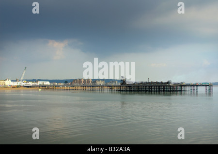 Verbrannte Grand Pier in Weston-Super-Mare. Letzten Stunden Feuerwehrmann-action Stockfoto