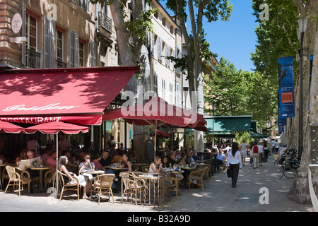 Straßencafé auf dem Cours Mirabeau im Zentrum historischen Stadt Aix-En-Provence-Frankreich Stockfoto