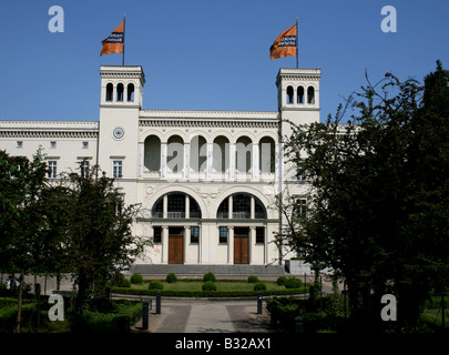 Außenseite des Hamburger Bahnhof Museum für zeitgenössische Kunst im ehemaligen Bahnhof Berlin Deutschland Juni 2008 Stockfoto